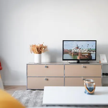 T2 Havre De Paix Centre Ville Toulouse - Parking Prive - Metro & Tram Palais De Justice 2Min Apartman *