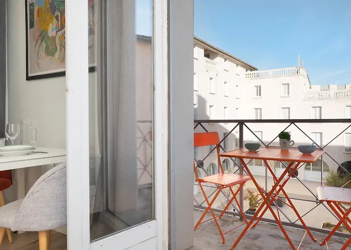 T2 Havre De Paix Centre - Parking Prive - Metro & Tram Palais De Justice 2min Apartment *